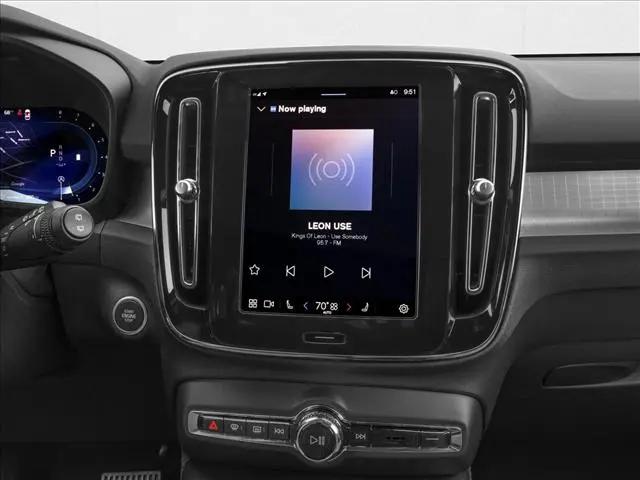 2026 Volvo XC40 Ultra, B5 AWD Gas (mild hybrid), Dark