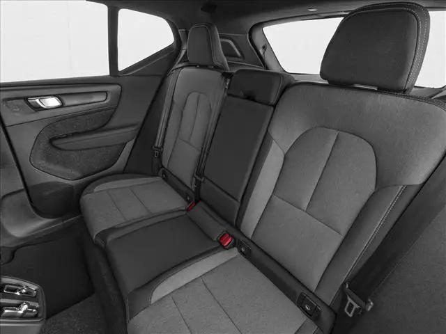 2026 Volvo XC40 Ultra, B5 AWD Gas (mild hybrid), Dark