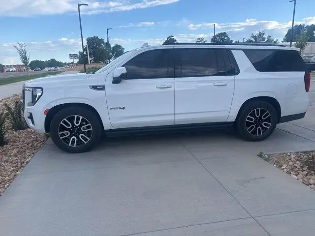 2023 GMC Yukon XL 4WD AT4