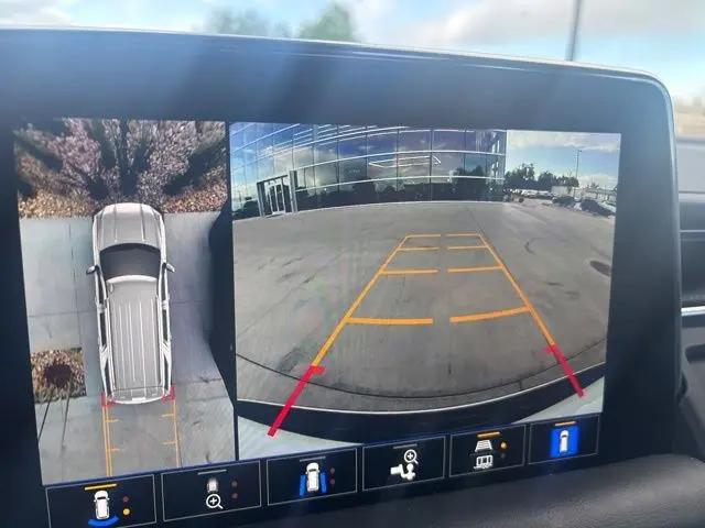 2023 GMC Yukon XL 4WD AT4