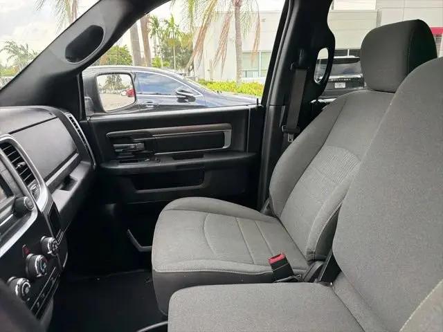 2024 Ram 1500 Classic Warlock Crew Cab 4x2 5'7" Box