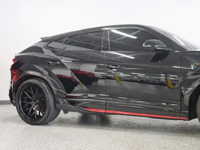 2022 Lamborghini Urus Graphite Capsule