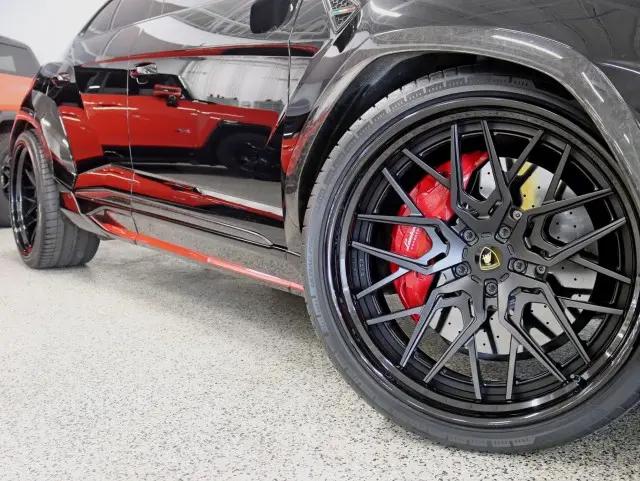2022 Lamborghini Urus Graphite Capsule