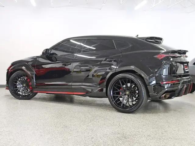 2022 Lamborghini Urus Graphite Capsule