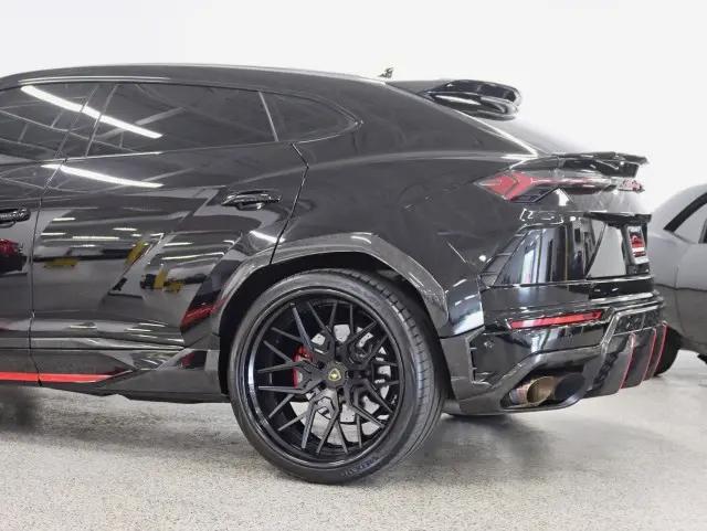 2022 Lamborghini Urus Graphite Capsule