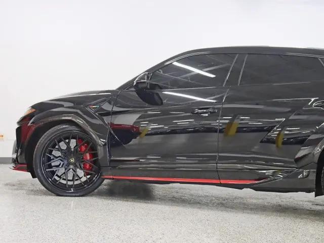 2022 Lamborghini Urus Graphite Capsule