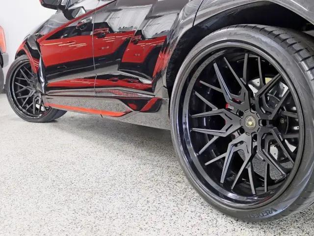 2022 Lamborghini Urus Graphite Capsule