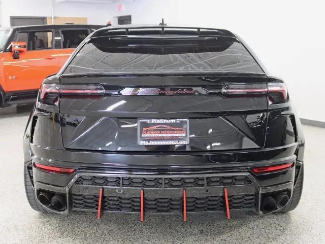 2022 Lamborghini Urus Graphite Capsule