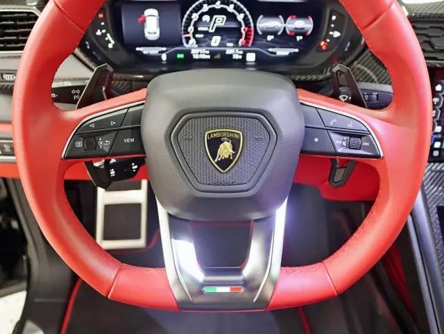 2022 Lamborghini Urus Graphite Capsule