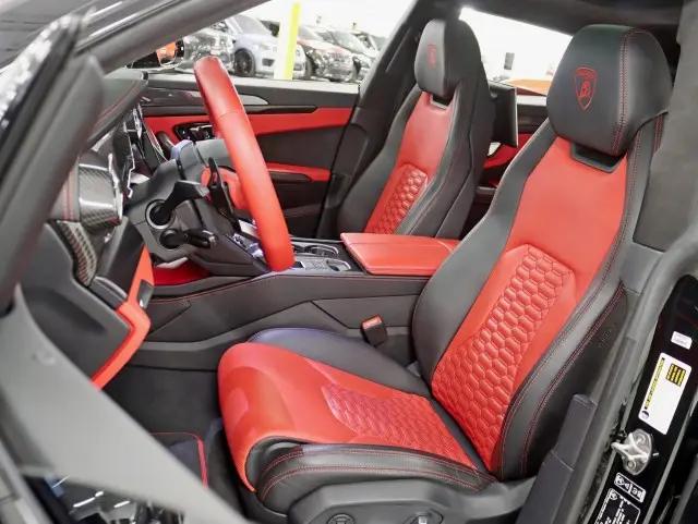 2022 Lamborghini Urus Graphite Capsule