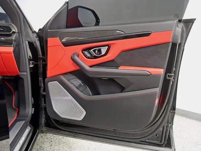 2022 Lamborghini Urus Graphite Capsule