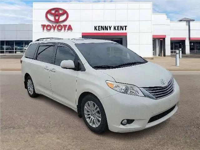 2017 Toyota Sienna XLE 8 Passenger for sale in Evansville, IN