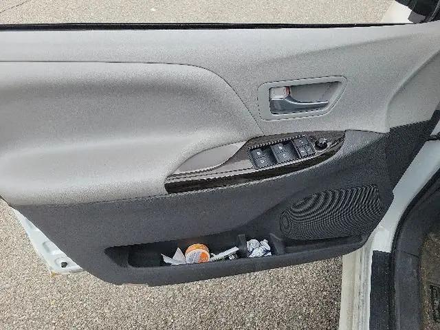 2017 Toyota Sienna XLE 8 Passenger
