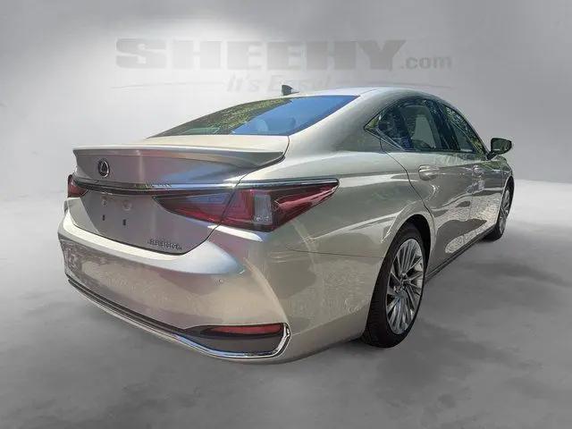 2023 Lexus ES 300h Ultra Luxury