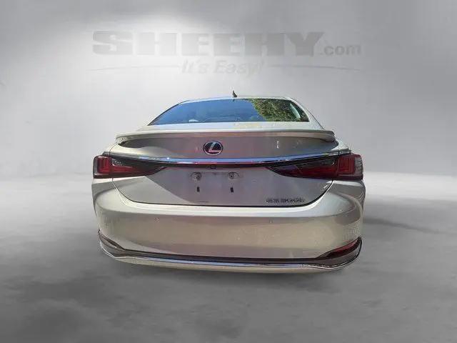 2023 Lexus ES 300h Ultra Luxury