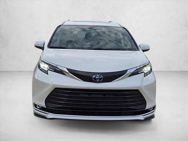 2023 Toyota Sienna XLE