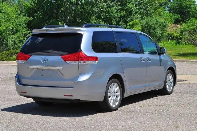 2013 Toyota Sienna Limited 7 Passenger