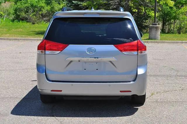 2013 Toyota Sienna Limited 7 Passenger