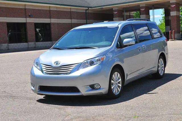2013 Toyota Sienna Limited 7 Passenger