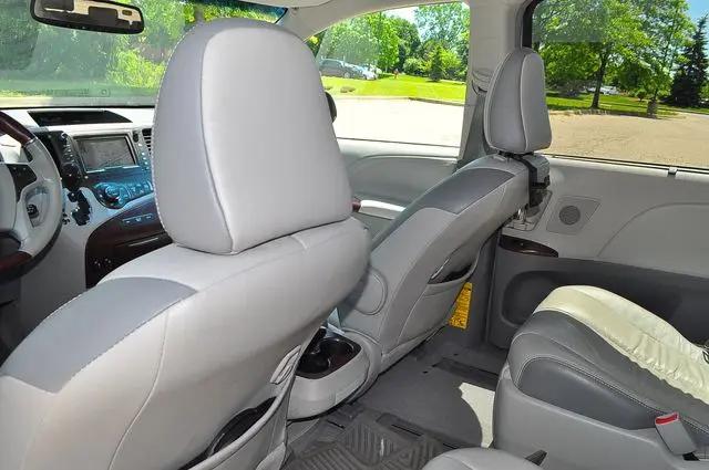 2013 Toyota Sienna Limited 7 Passenger