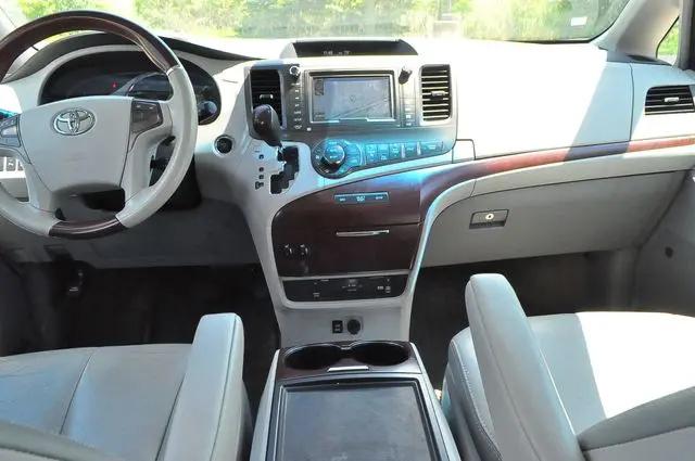 2013 Toyota Sienna Limited 7 Passenger