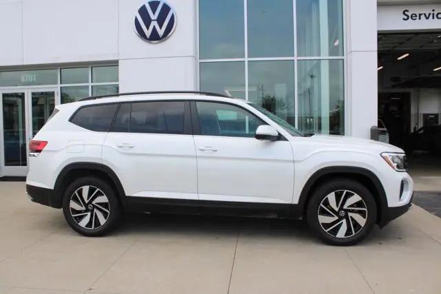 2026 Volkswagen Atlas SE with Technology