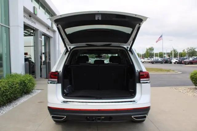 2026 Volkswagen Atlas SE with Technology