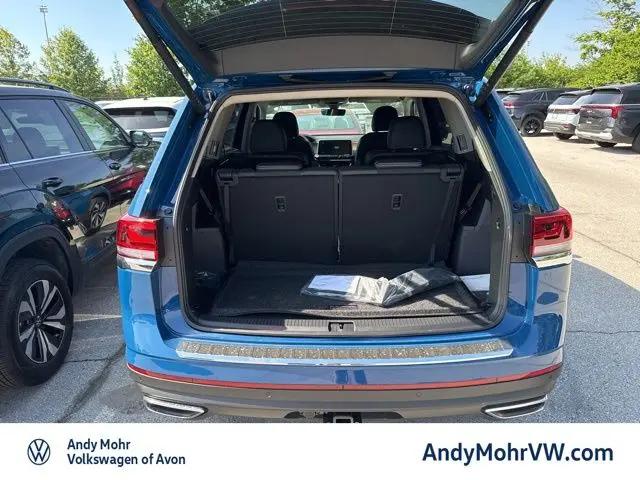 2026 Volkswagen Atlas SE with Technology
