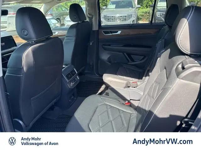 2026 Volkswagen Atlas SE with Technology