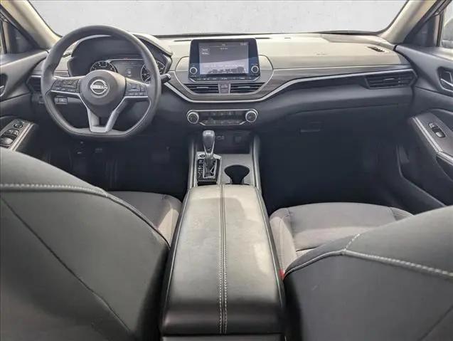 2025 Nissan Altima SV FWD