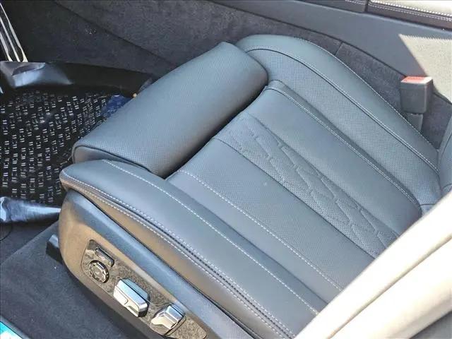 2027 BMW X7 M60i