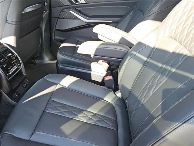 2027 BMW X7 M60i