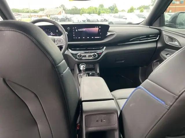 2025 Buick NV Sport Touring FWD