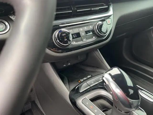2025 Buick NV Sport Touring FWD