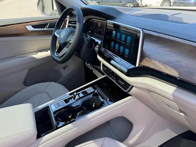 2026 Volkswagen Atlas SE with Technology