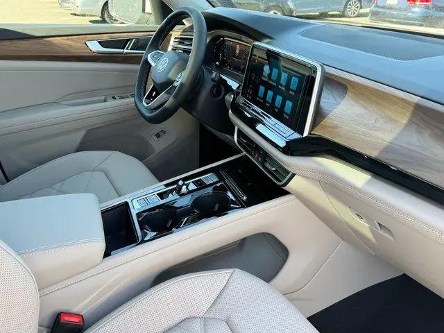 2026 Volkswagen Atlas SE with Technology