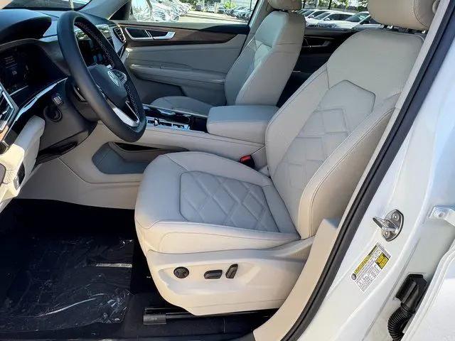 2026 Volkswagen Atlas SE with Technology
