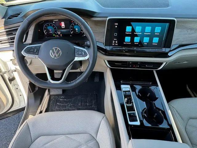 2026 Volkswagen Atlas SE with Technology