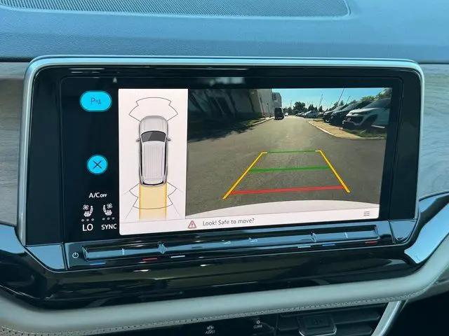 2026 Volkswagen Atlas SE with Technology