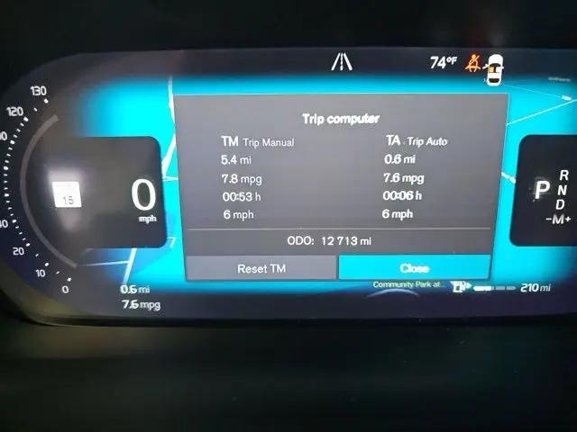 2023 Volvo XC40 B5 Plus Bright Theme