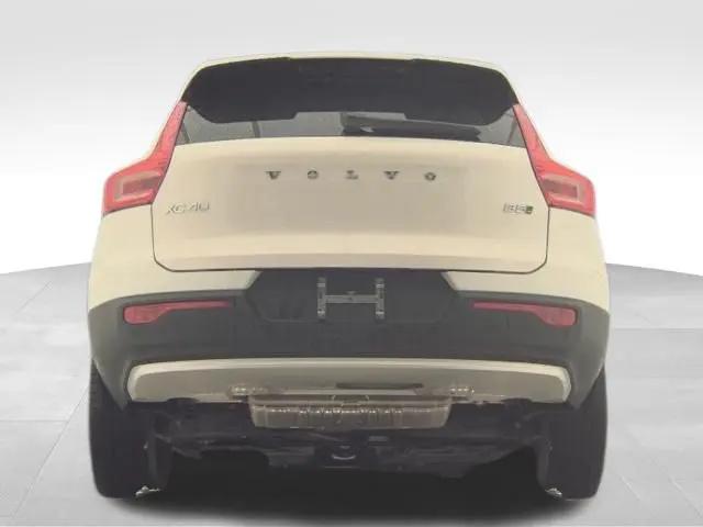 2023 Volvo XC40 B5 Plus Bright Theme