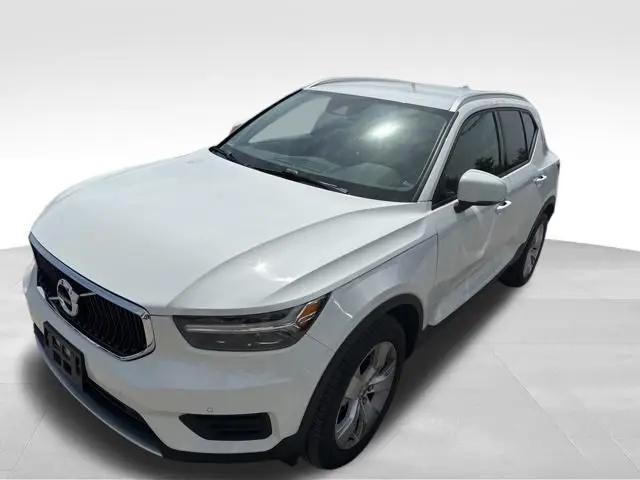 2020 Volvo XC40 T5 Momentum