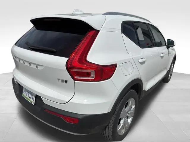 2020 Volvo XC40 T5 Momentum