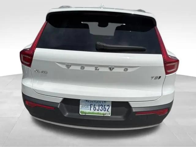 2020 Volvo XC40 T5 Momentum