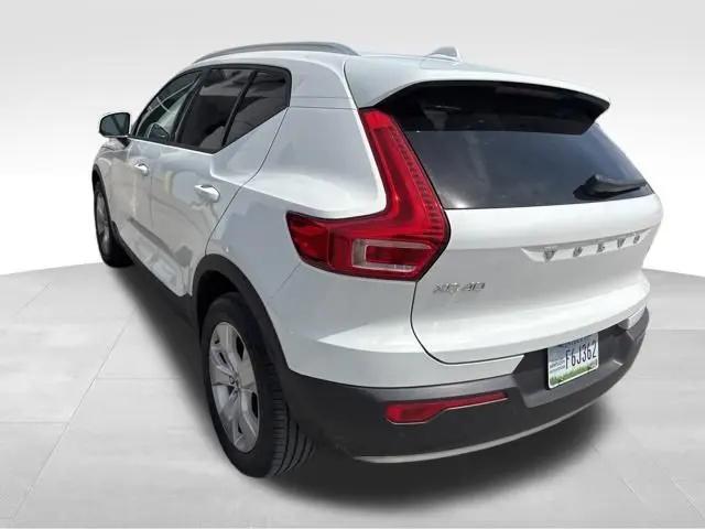 2020 Volvo XC40 T5 Momentum