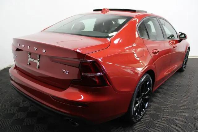 2021 Volvo S60 T5 Momentum