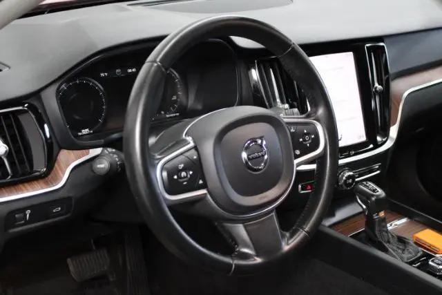 2021 Volvo S60 T5 Momentum