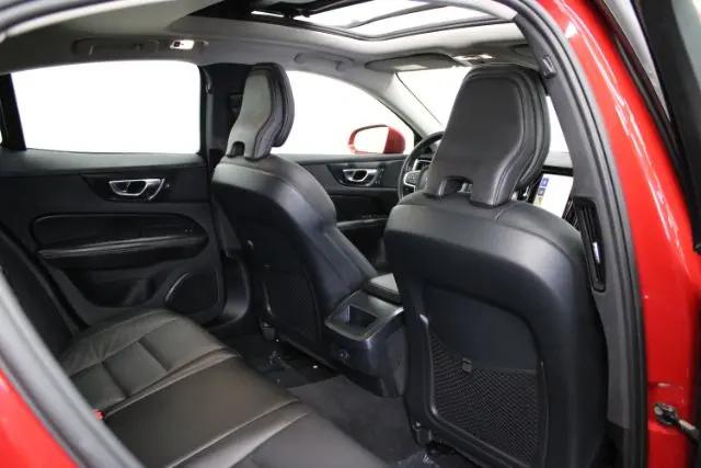 2021 Volvo S60 T5 Momentum