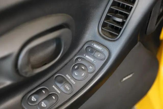 2000 Chevrolet Corvette Base