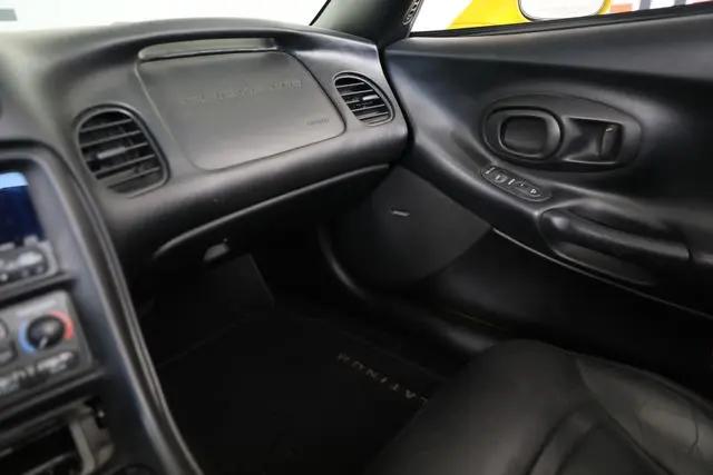 2000 Chevrolet Corvette Base